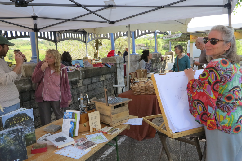 Stand radix codex au marché de Caylus